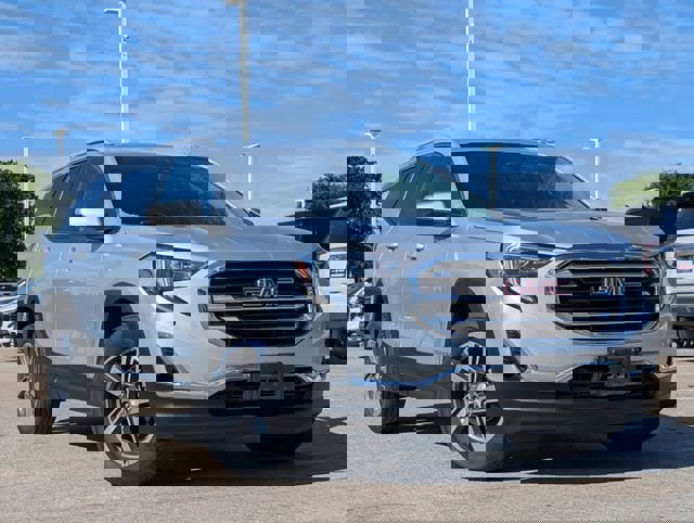 Used 2020 GMC Terrain SLT image 1