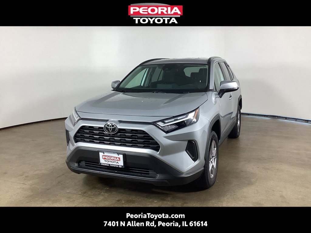 Used 2025 Toyota RAV4 XLE AWD/4WD image 1