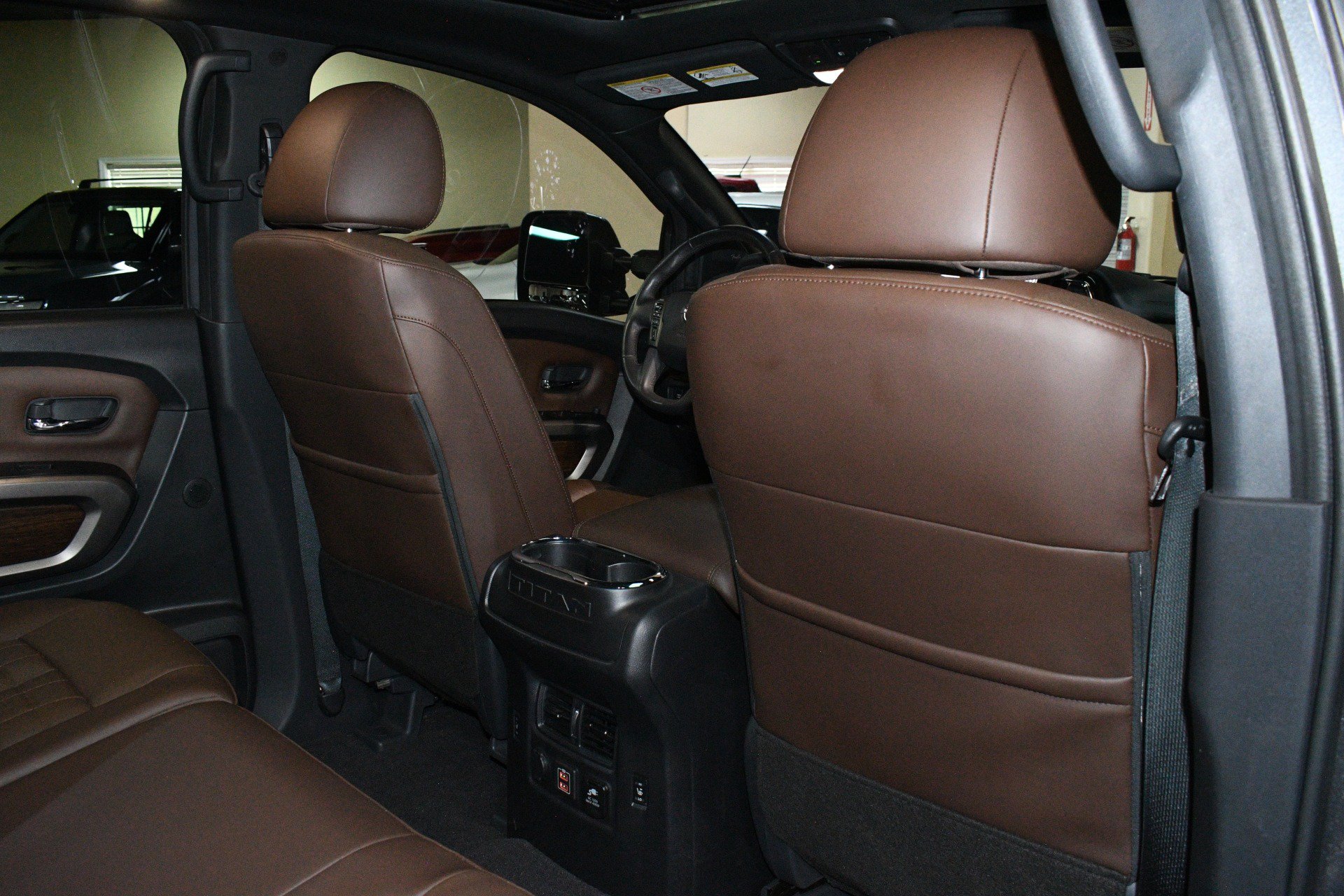 Used 2023 Nissan Titan Platinum Reserve w/ Moonroof Package AWD/4WD image 16