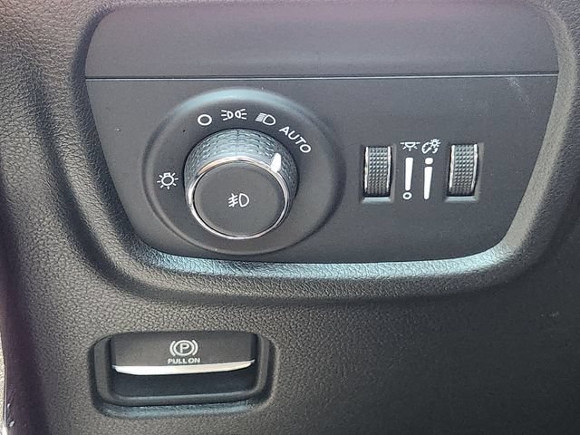 Used 2025 Jeep Grand Cherokee Summit AWD/4WD image 16