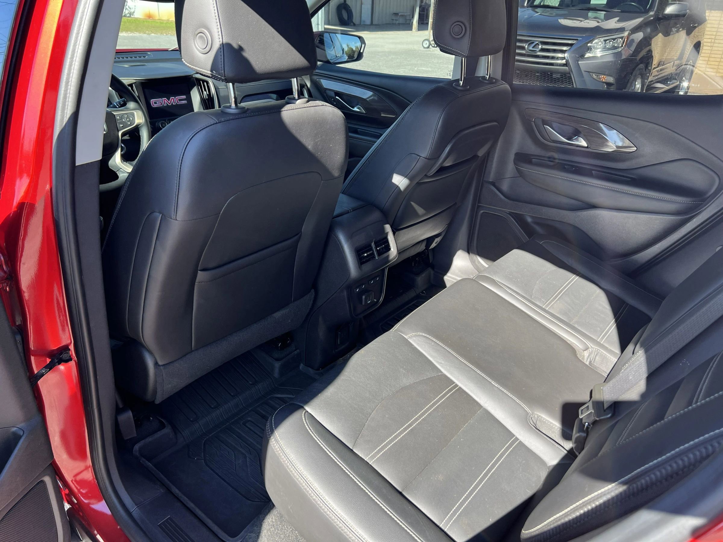 Used 2024 GMC Terrain Denali w/ Denali Premium Package image 20
