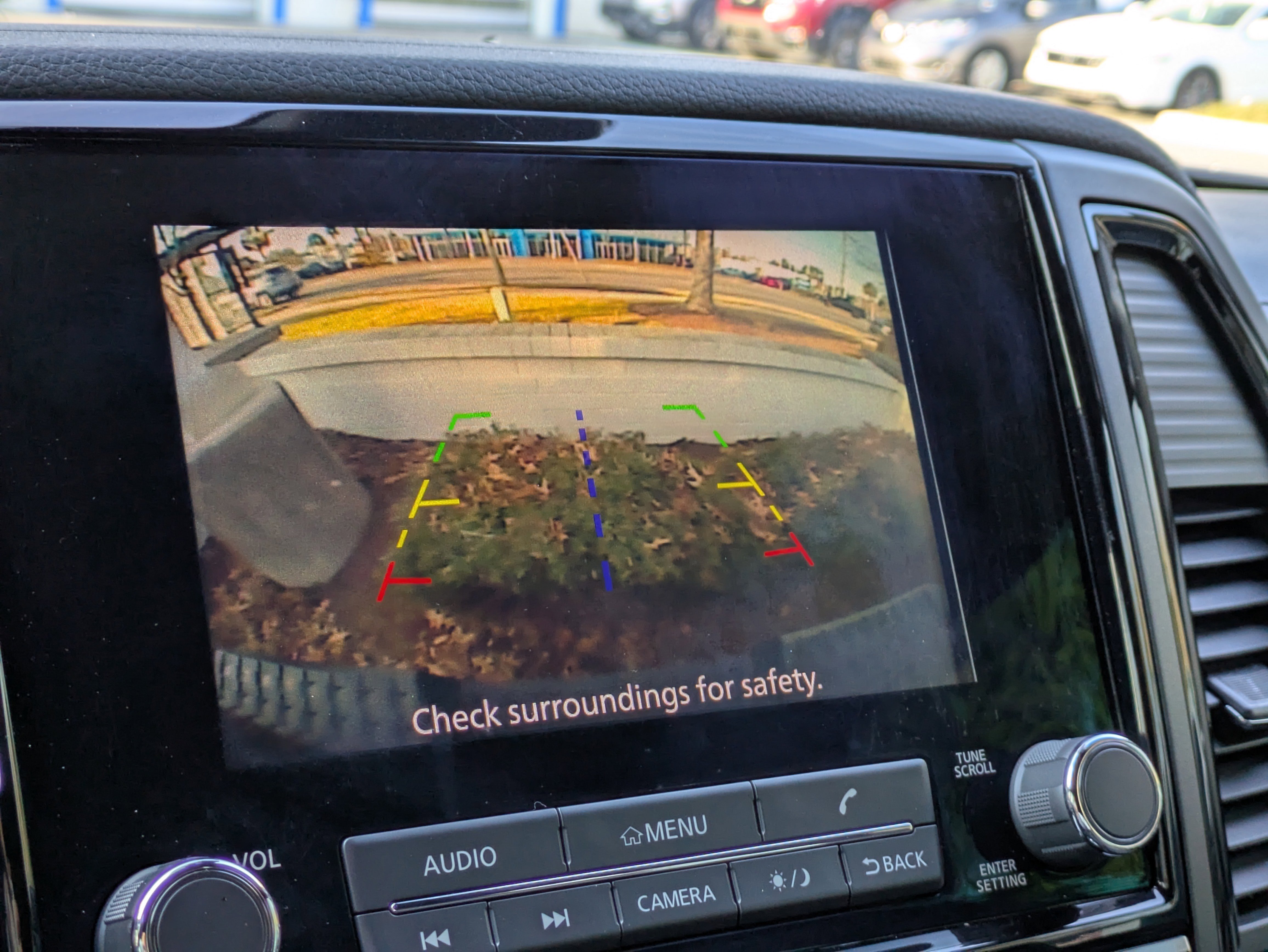 Used 2024 Nissan Titan SV w/ SV Convenience Package image 28