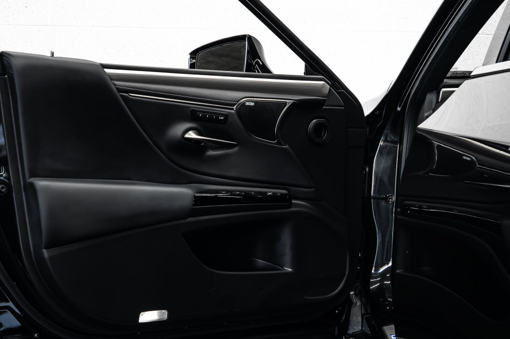 Used 2024 Lexus ES 300h F Sport w/ Accessory Package (Z2) FWD image 17