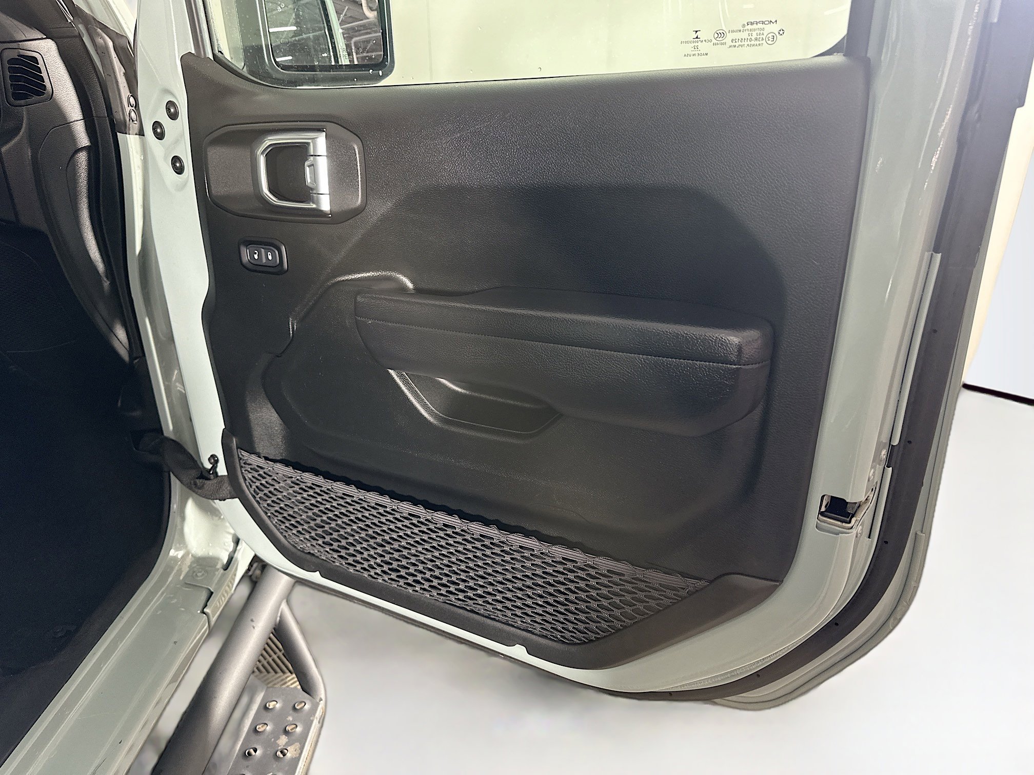 Used 2023 Jeep Wrangler Unlimited w/ Cold Weather Group image 30