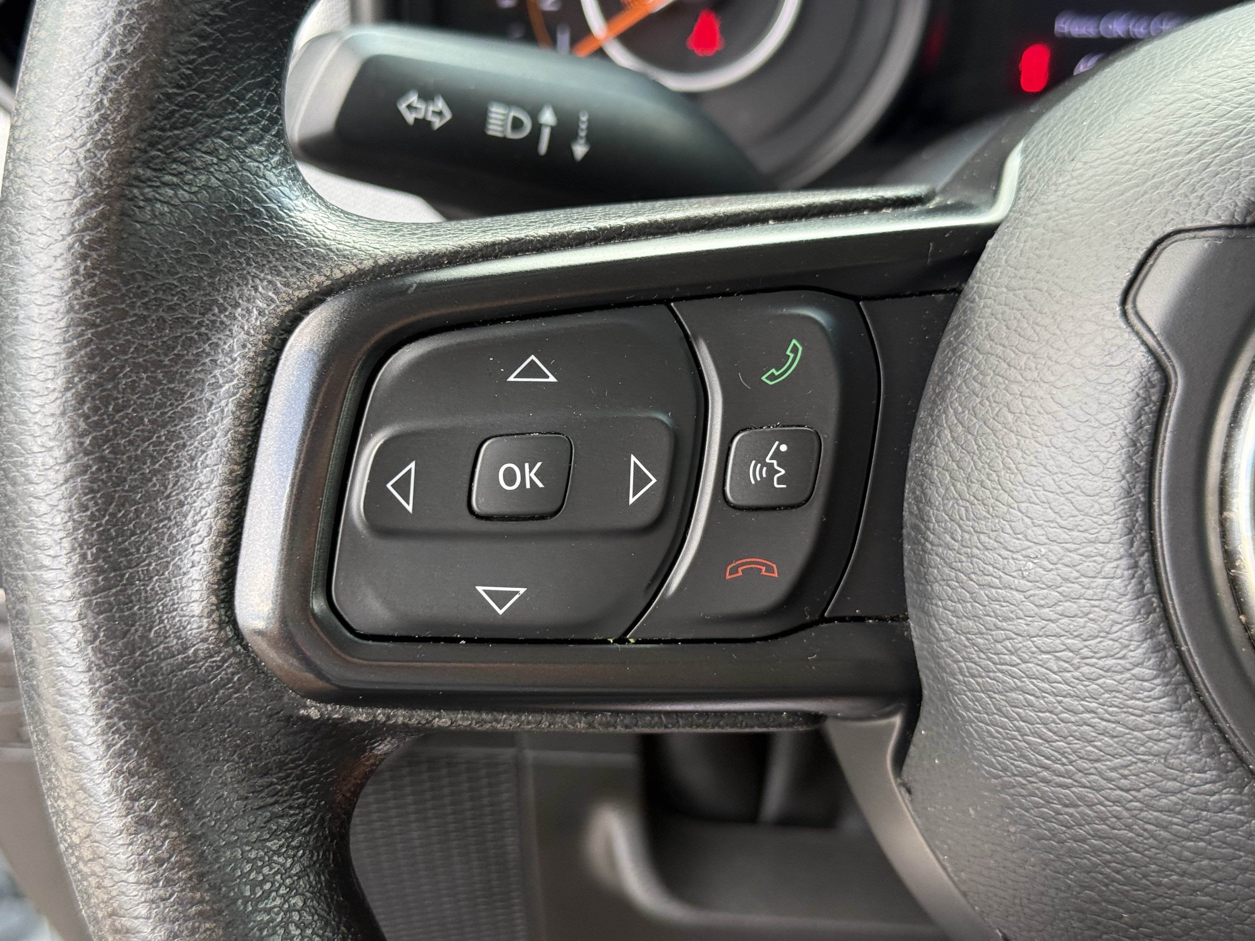 Used 2024 Jeep Gladiator Sport AWD/4WD image 16