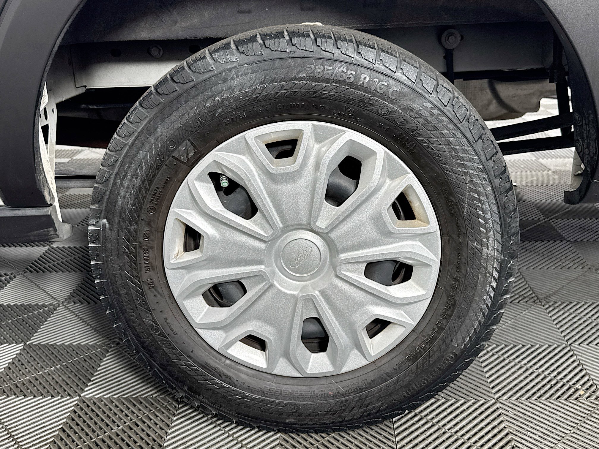 Used 2023 Ford Transit 350 XLT image 32