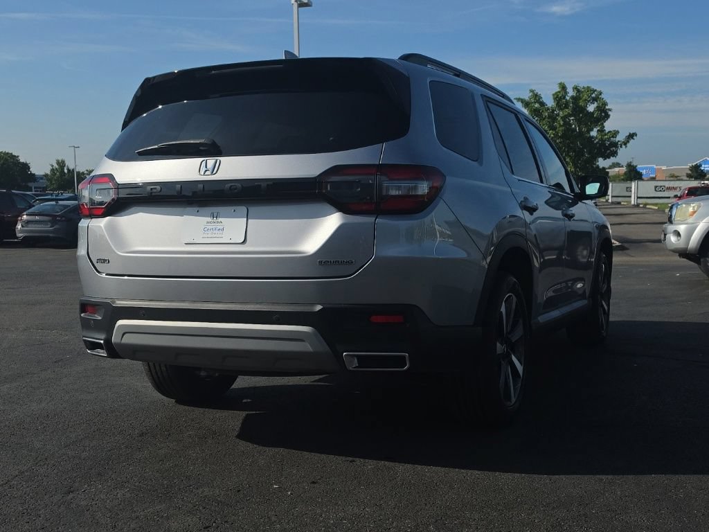 Certified 2024 Honda Pilot Touring image 9