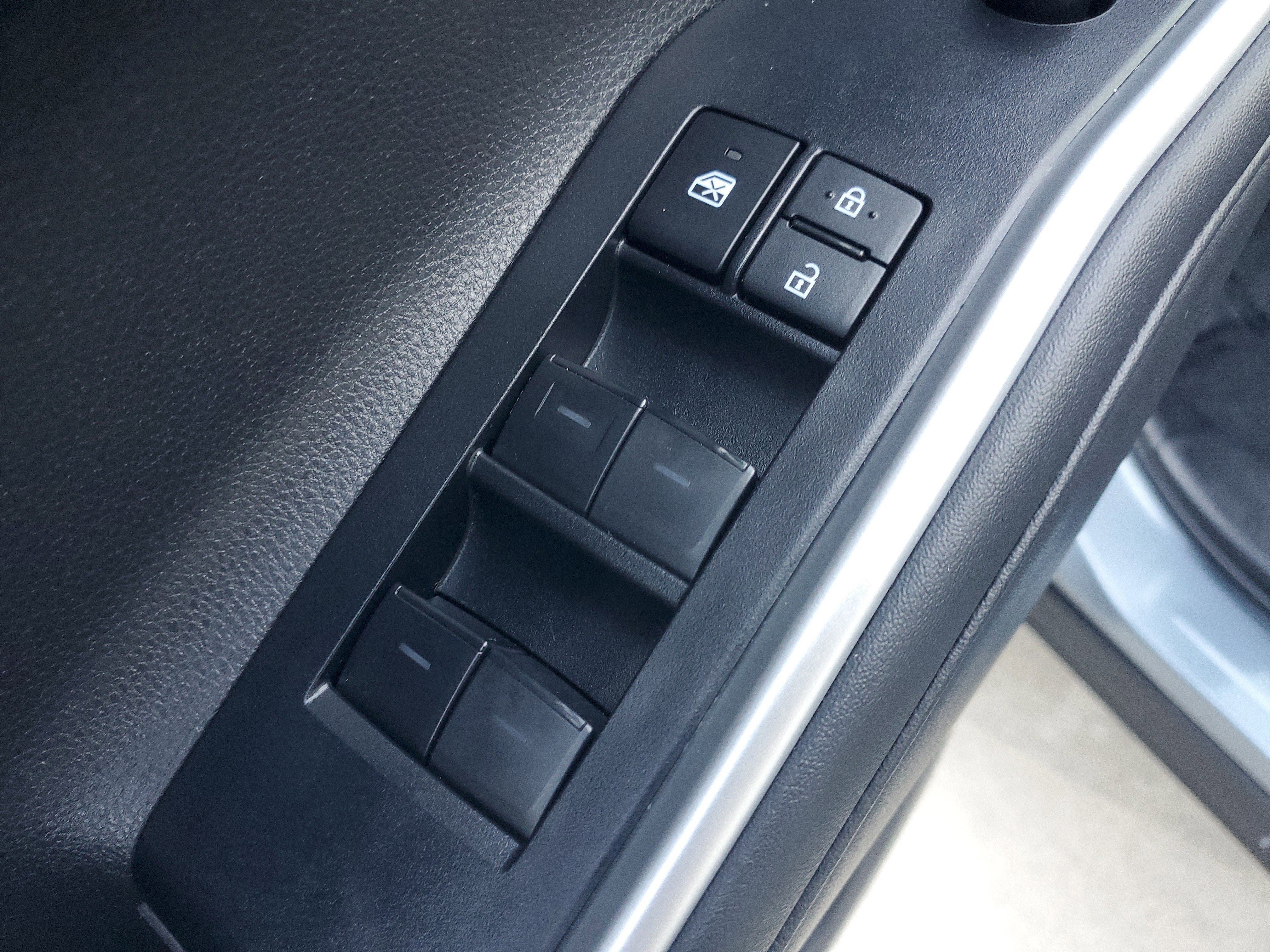 Used 2024 Toyota Highlander XLE image 17