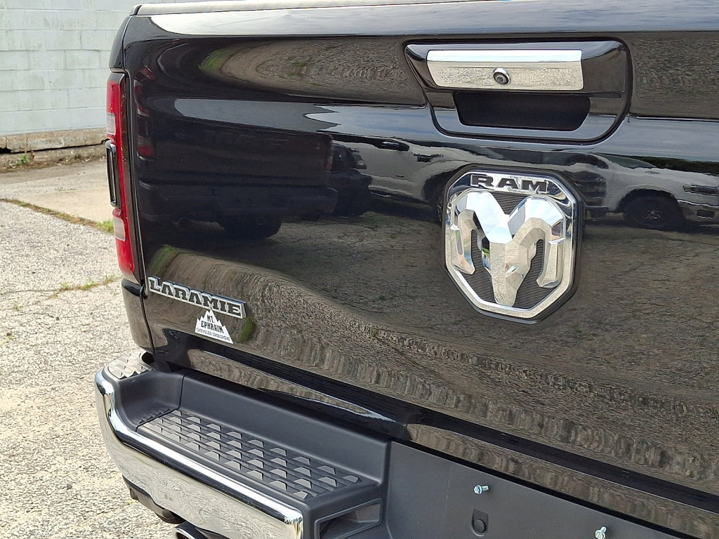 Used 2022 RAM 1500 Laramie AWD/4WD image 18