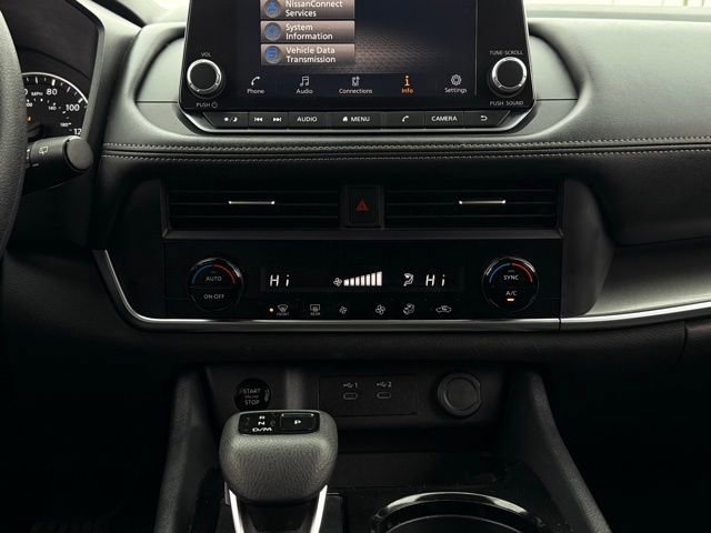 Used 2024 Nissan Rogue SV image 25