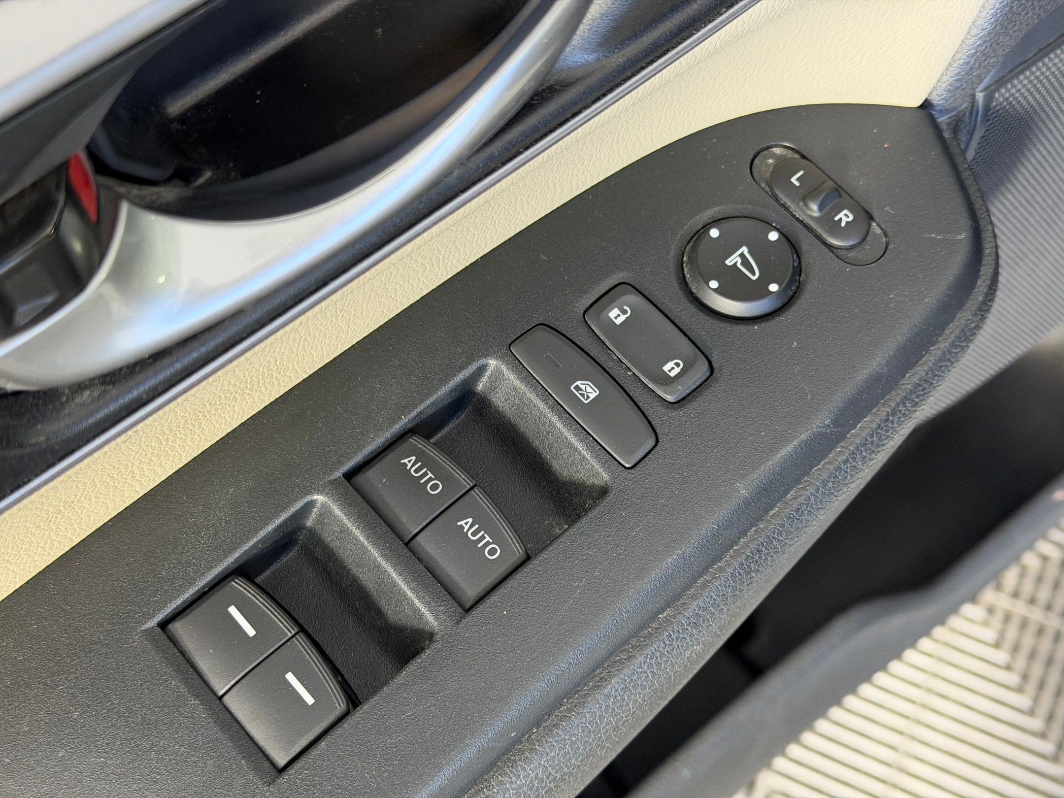 Used 2018 Honda CR-V Touring image 24