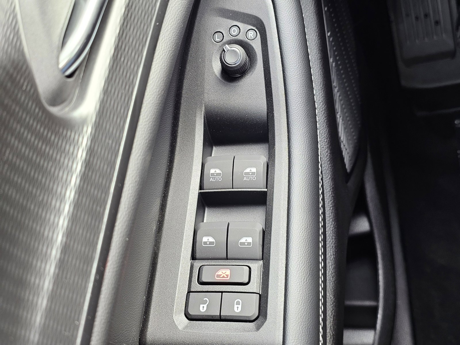 New 2025 Jeep Grand Cherokee L Laredo image 16