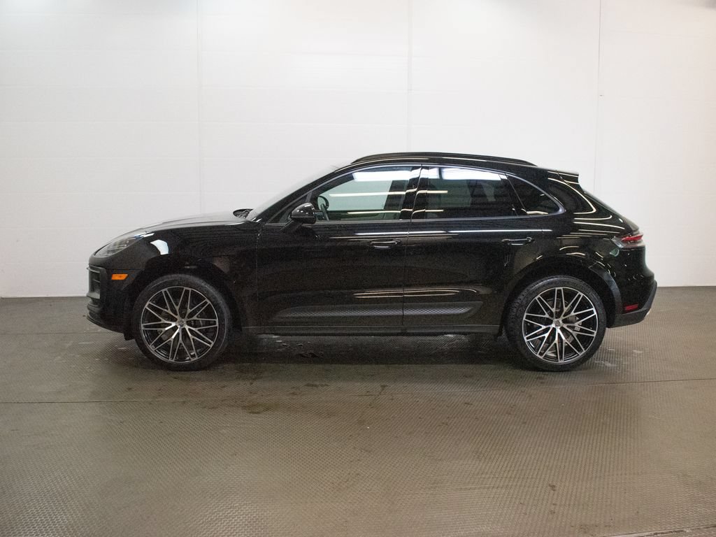 Certified 2026 Porsche Macan AWD/4WD image 2