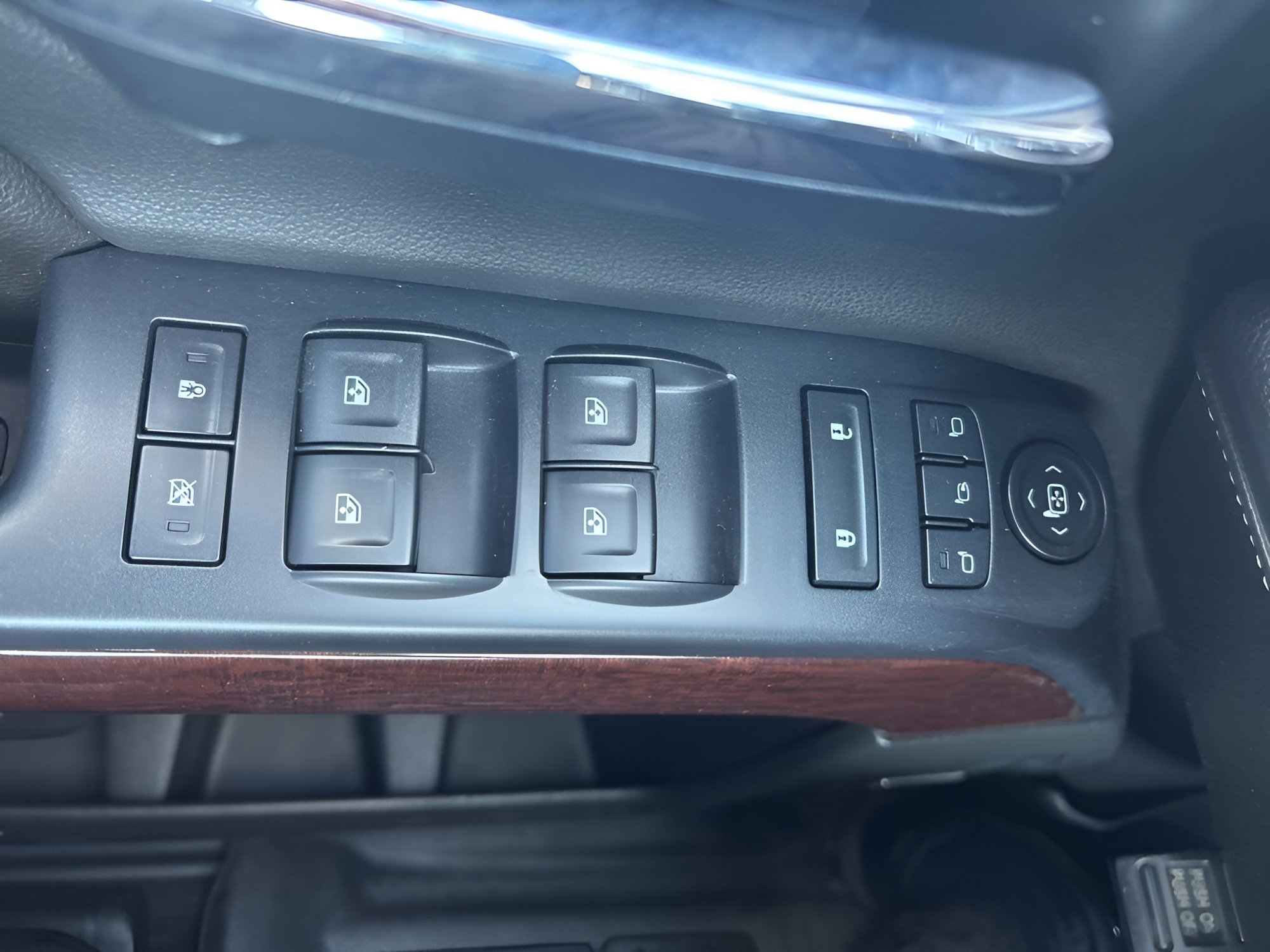 Used 2014 GMC Sierra 1500 SLT w/ SLT Crew Cab Value Package AWD/4WD image 24