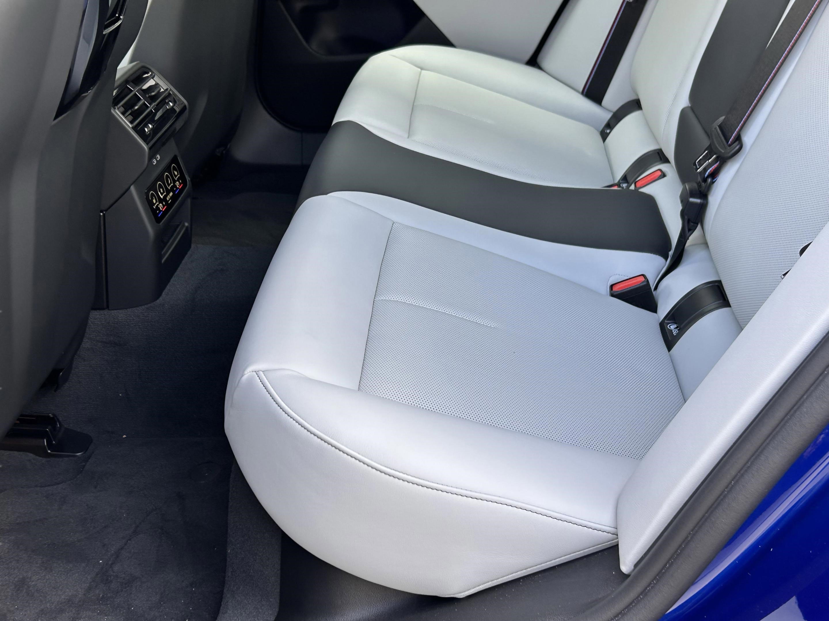 Used 2025 BMW M5 w/ Carbon Package AWD/4WD image 28