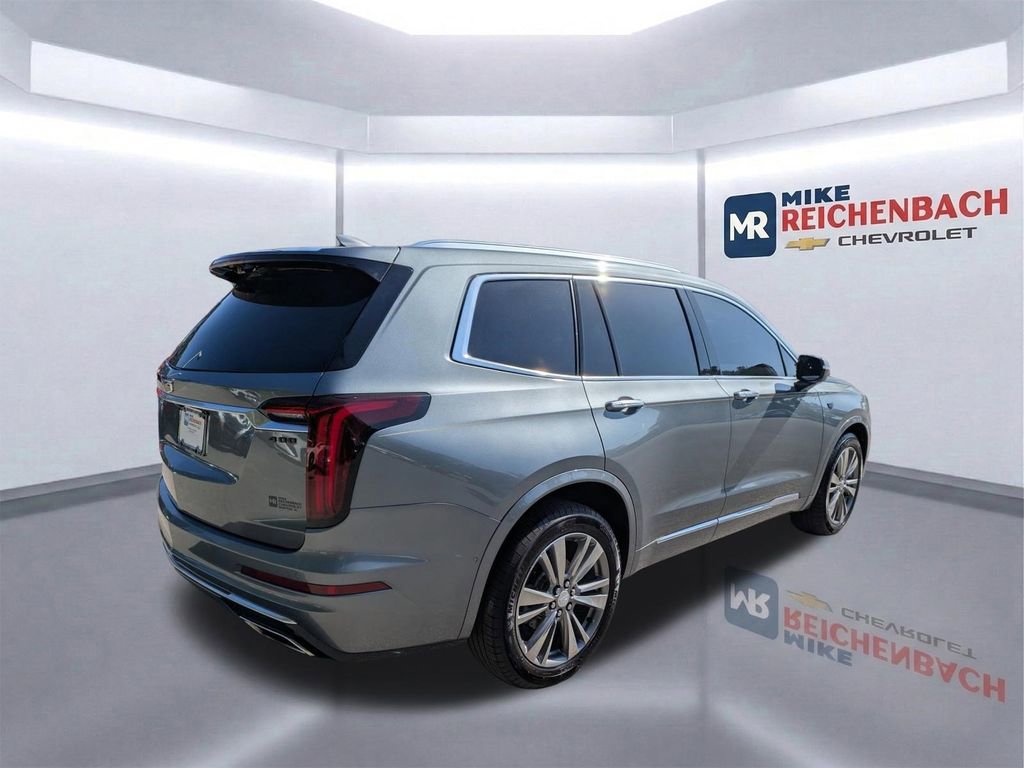 Used 2022 Cadillac XT6 Premium Luxury w/ Technology Package FWD image 4