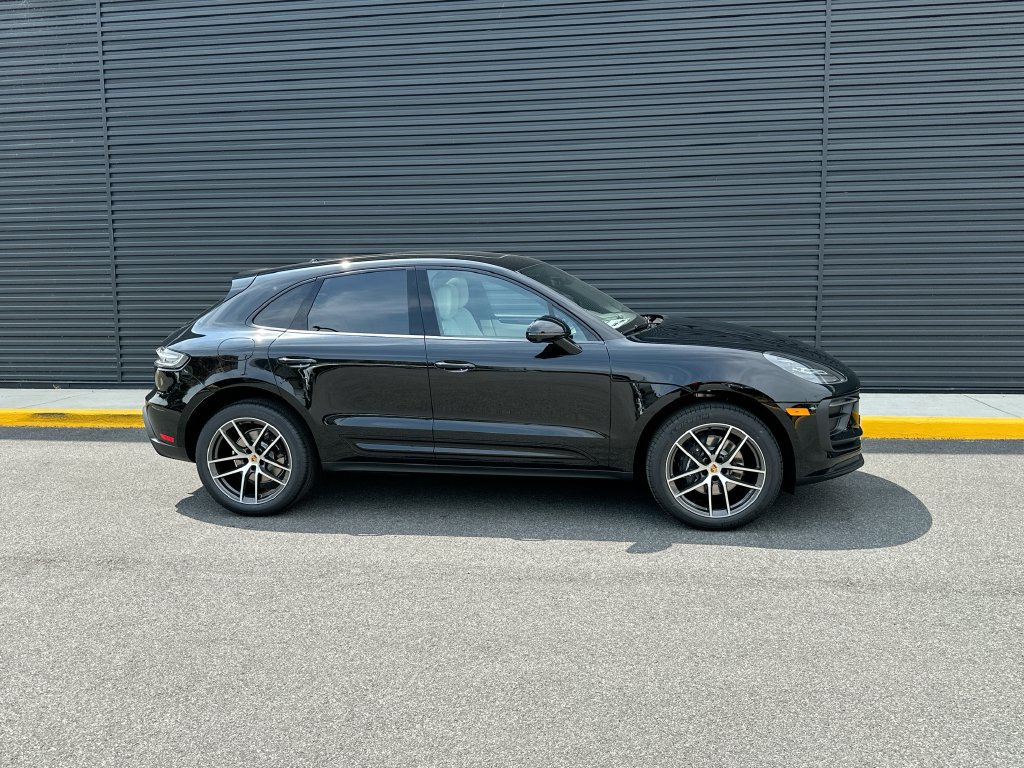 New 2026 Porsche Macan AWD/4WD image 8