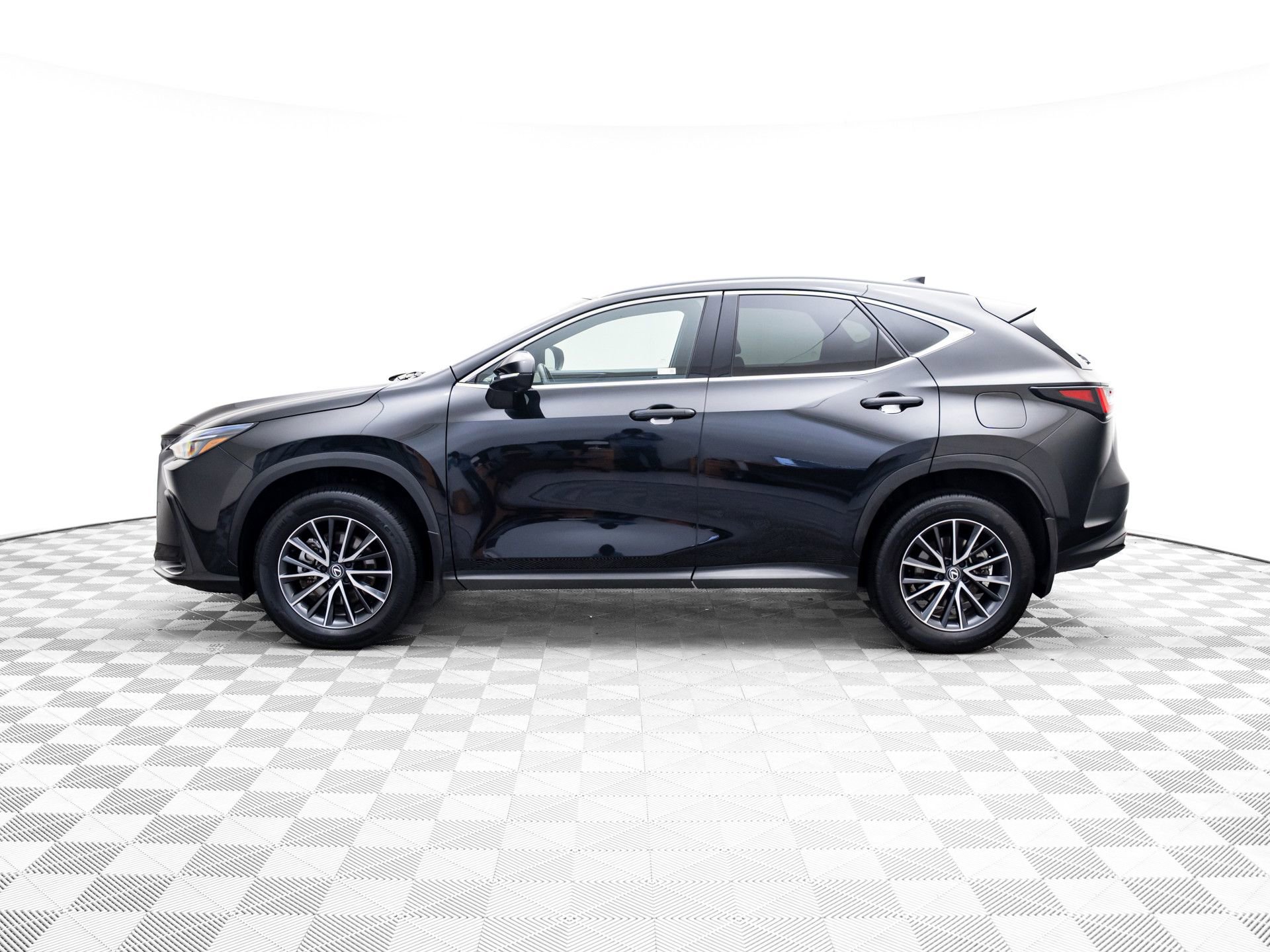 Used 2024 Lexus NX 350 AWD image 4