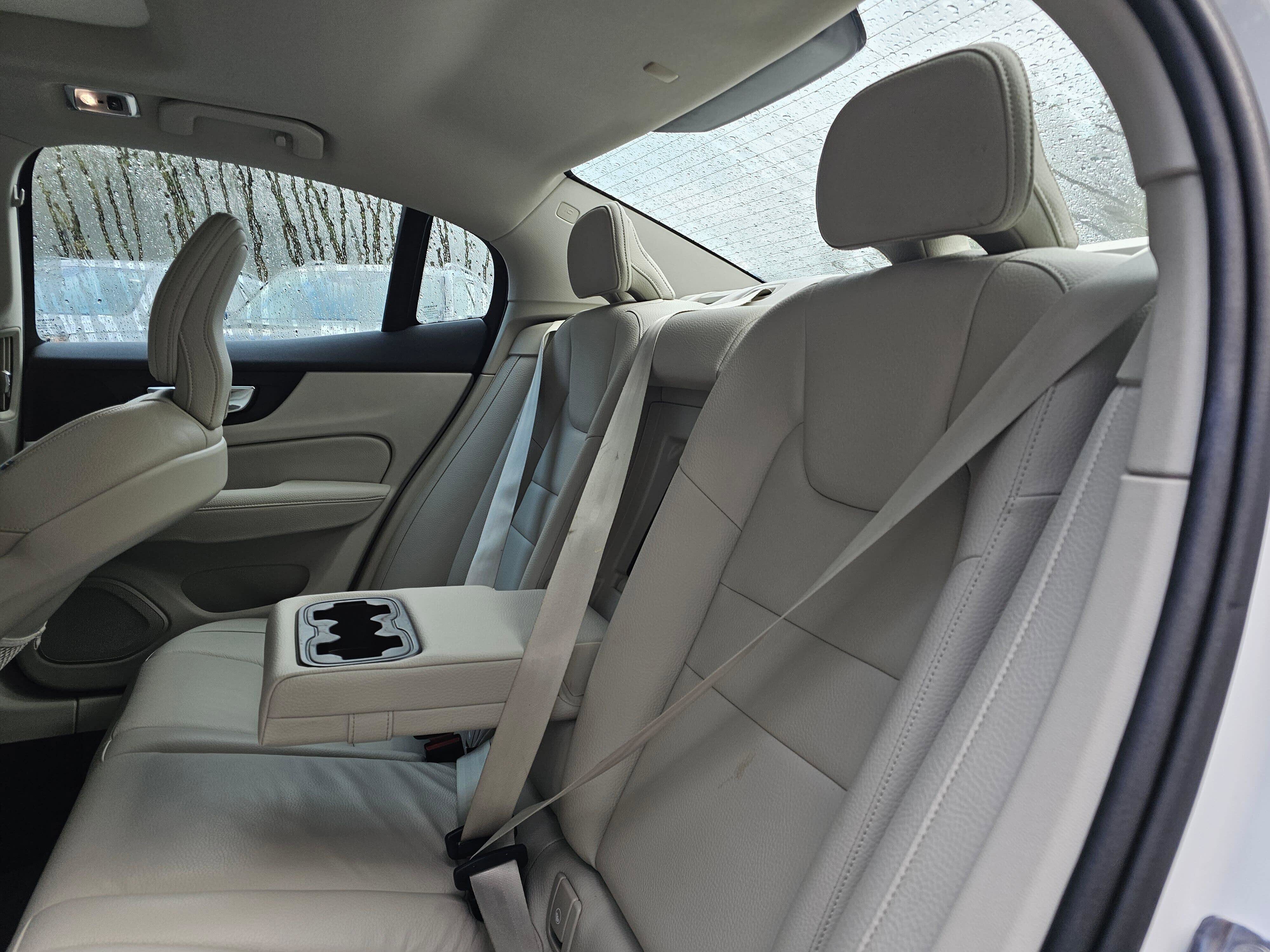 Used 2020 Volvo S60 T5 Momentum FWD image 17