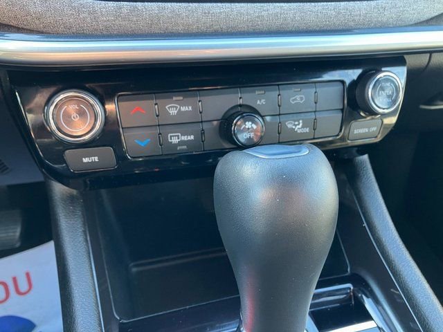 Used 2023 Jeep Compass Latitude image 9