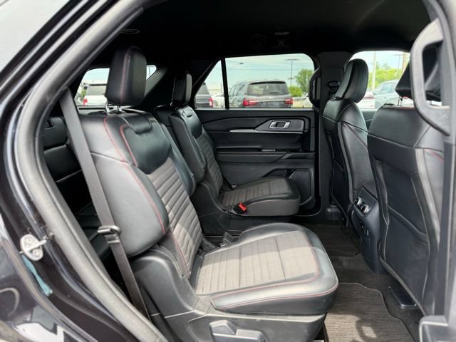 Used 2025 Ford Explorer ST-Line AWD/4WD image 21