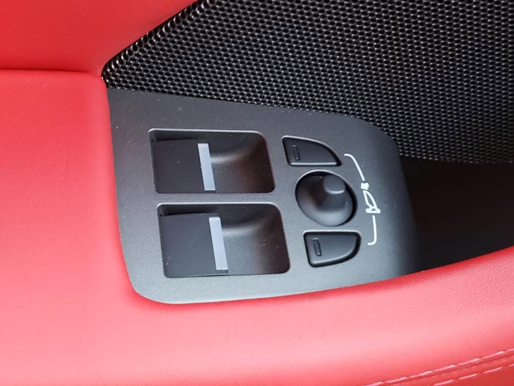 Used 2023 Jaguar F-TYPE R image 28