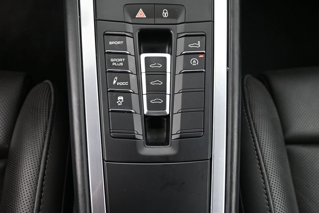 Used 2015 Porsche 911 Carrera 4S AWD/4WD image 18