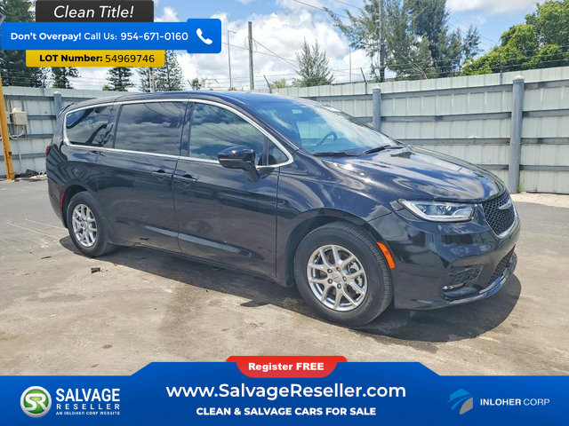 Used 2025 Chrysler Pacifica Select FWD image 5