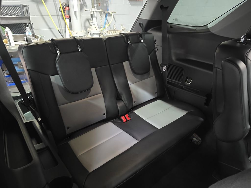 Used 2023 Ford Explorer XLT w/ Equipment Group 202A image 14