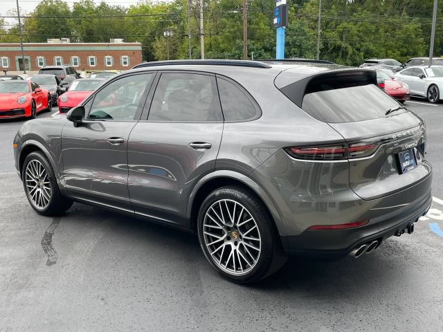 Used 2022 Porsche Cayenne S AWD/4WD image 8