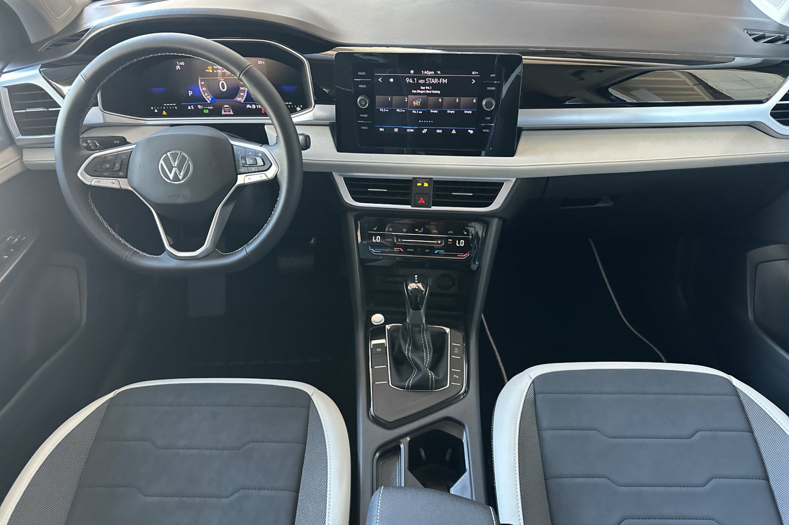 New 2026 Volkswagen Taos SE FWD image 11