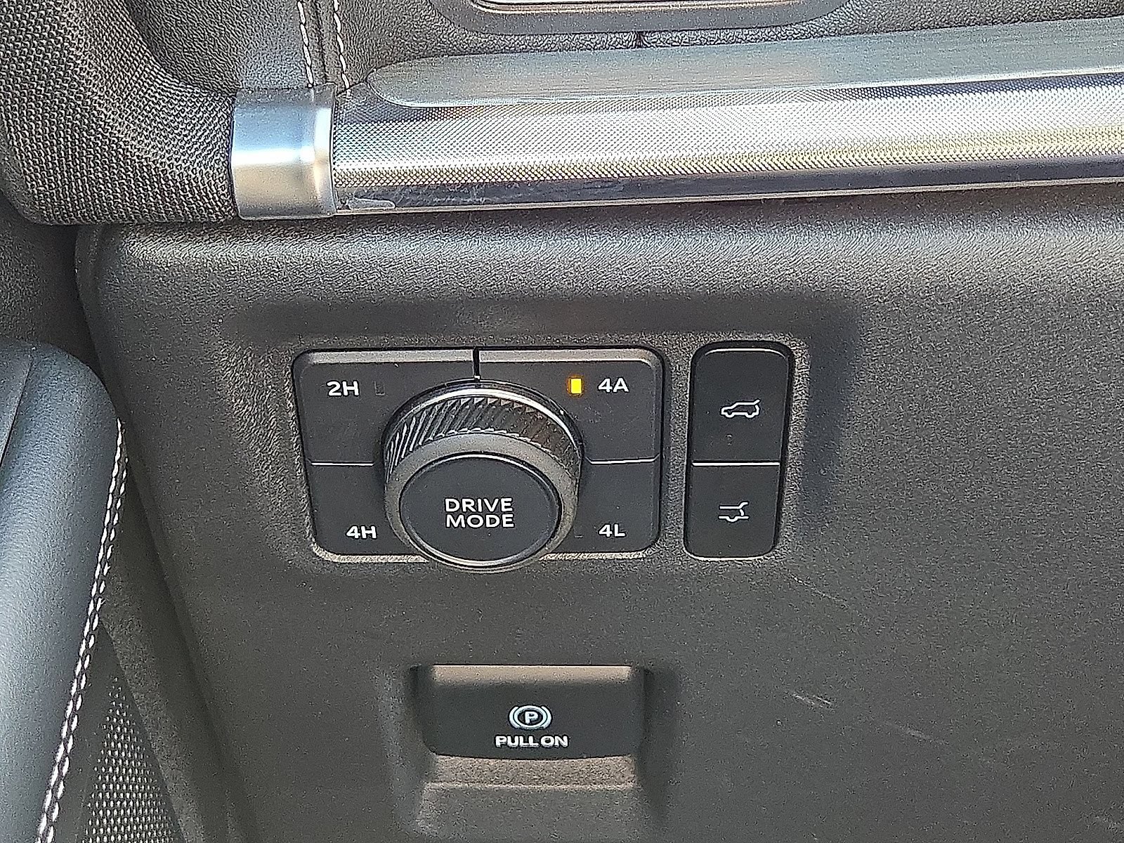 Used 2025 Ford Expedition Platinum AWD/4WD image 26