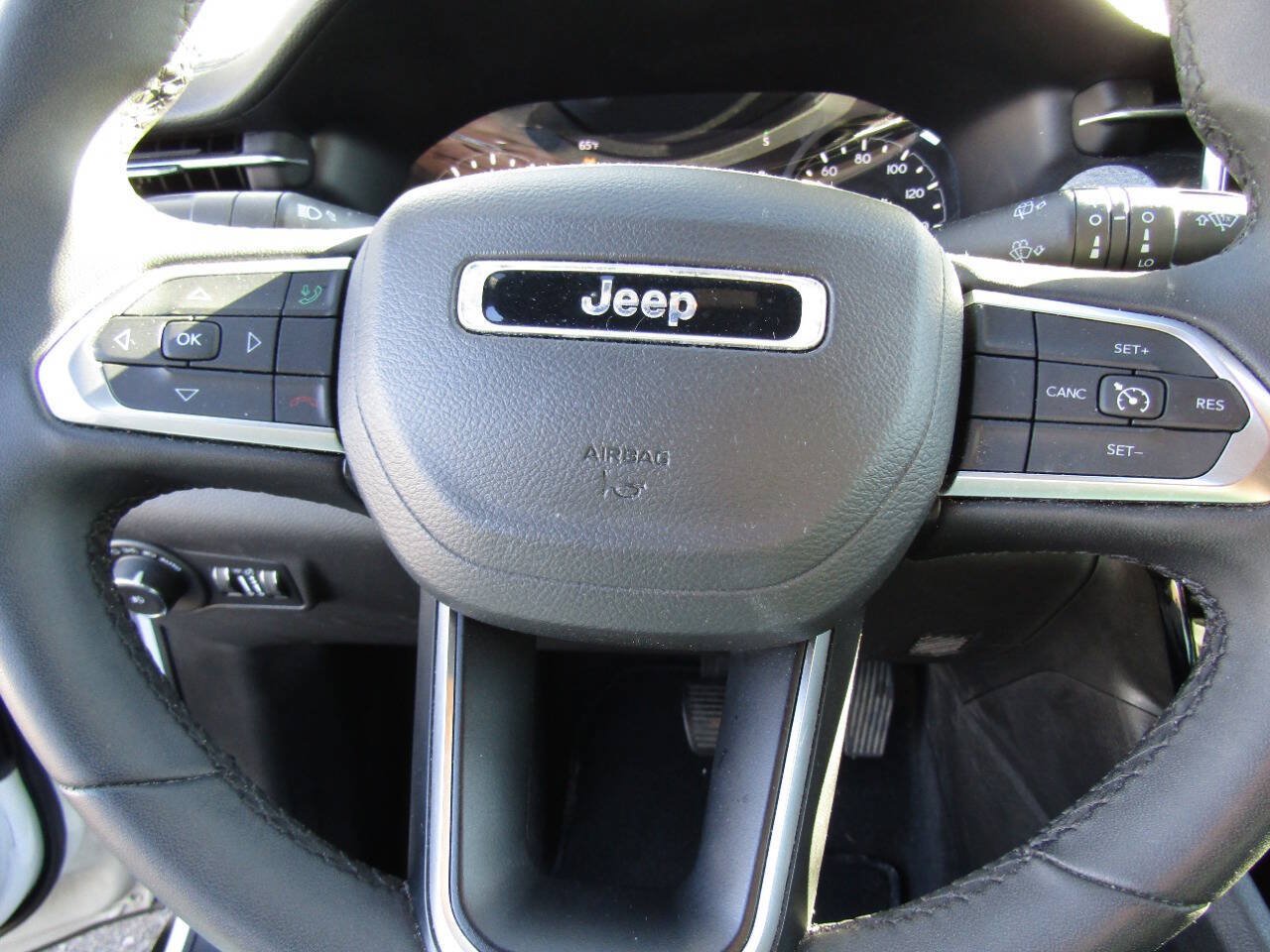 Used 2024 Jeep Compass Latitude AWD/4WD image 15