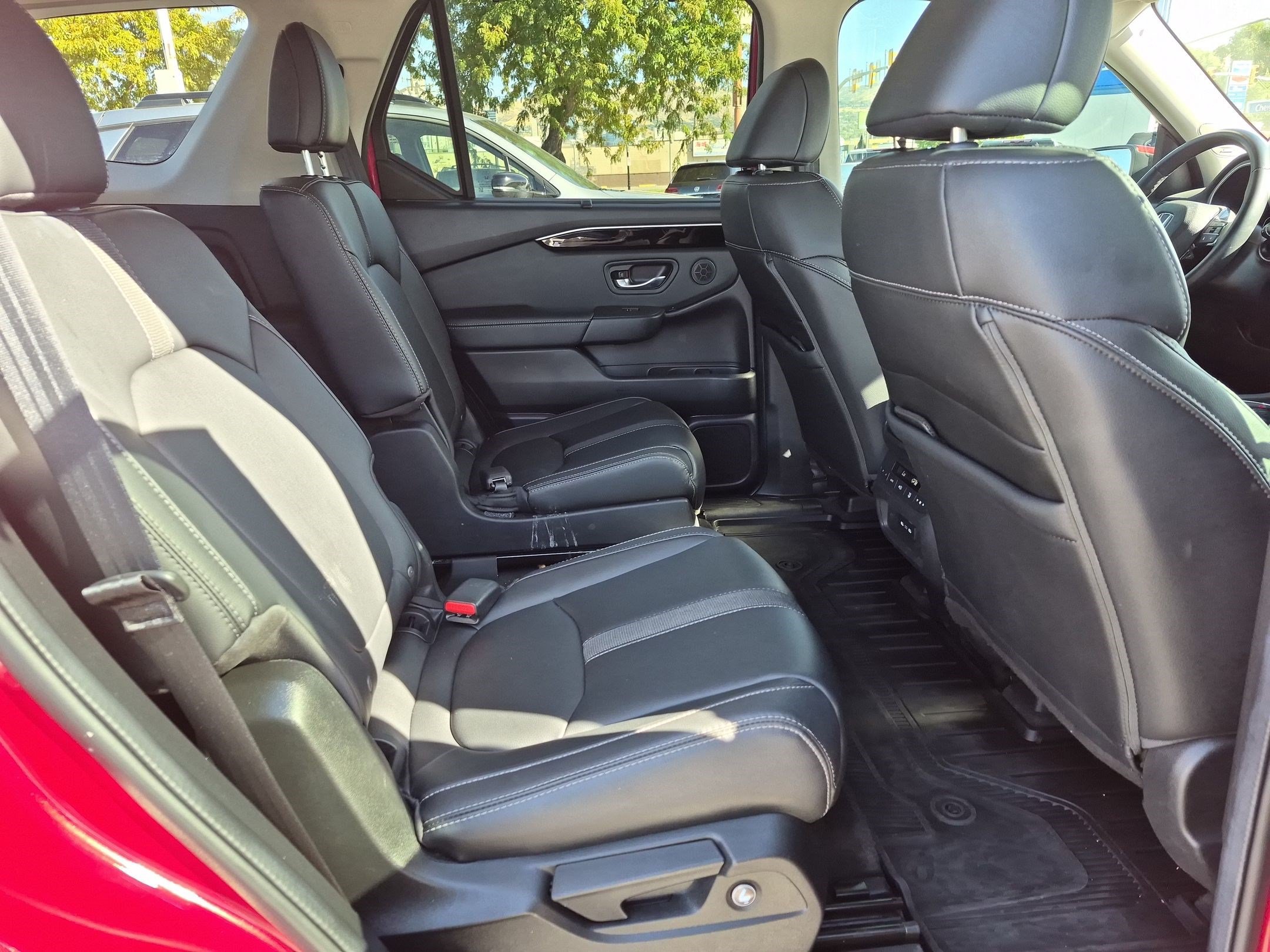 Used 2024 Honda Pilot Touring image 31