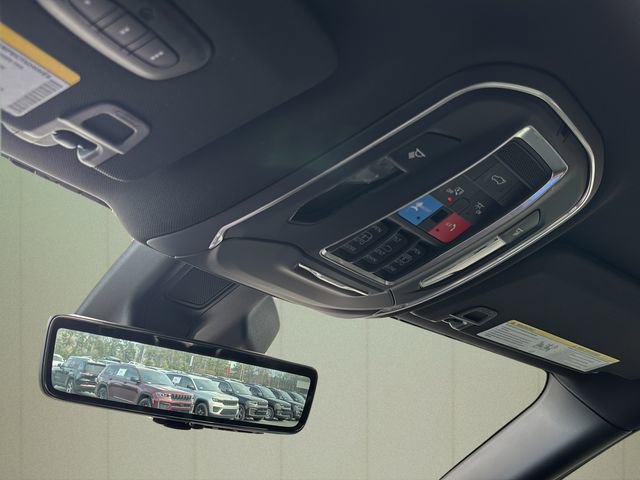 New 2025 Jeep Grand Cherokee L Limited w/ Luxury Tech Group II image 36