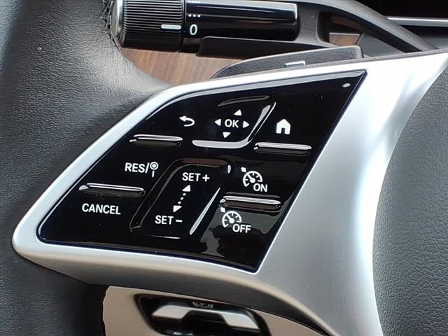 Certified 2025 Mercedes-Benz C 300 4MATIC Sedan image 9