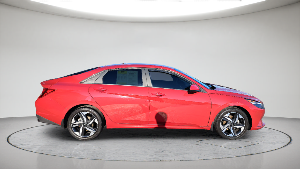 Used 2023 Hyundai Elantra SEL w/ Convenience Package FWD image 4