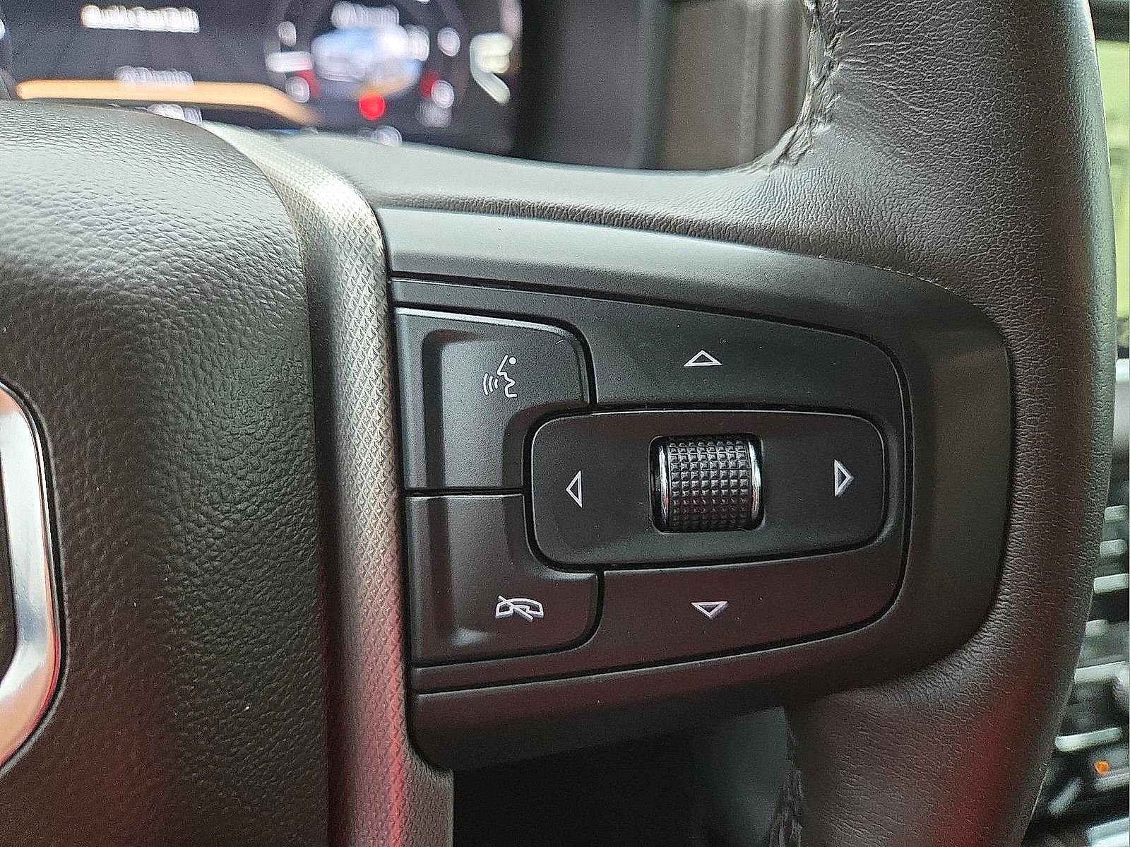 Used 2023 GMC Yukon XL Denali w/ Advanced Technology Package image 18