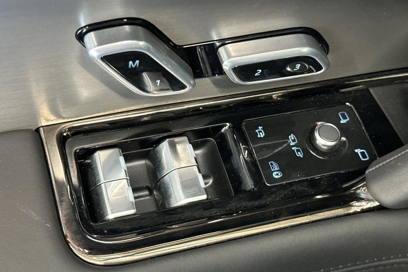 Certified 2025 Land Rover Range Rover Sport SE image 14