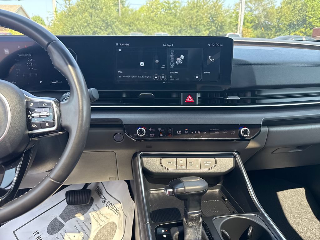 Used 2025 Kia Carnival SX FWD image 22