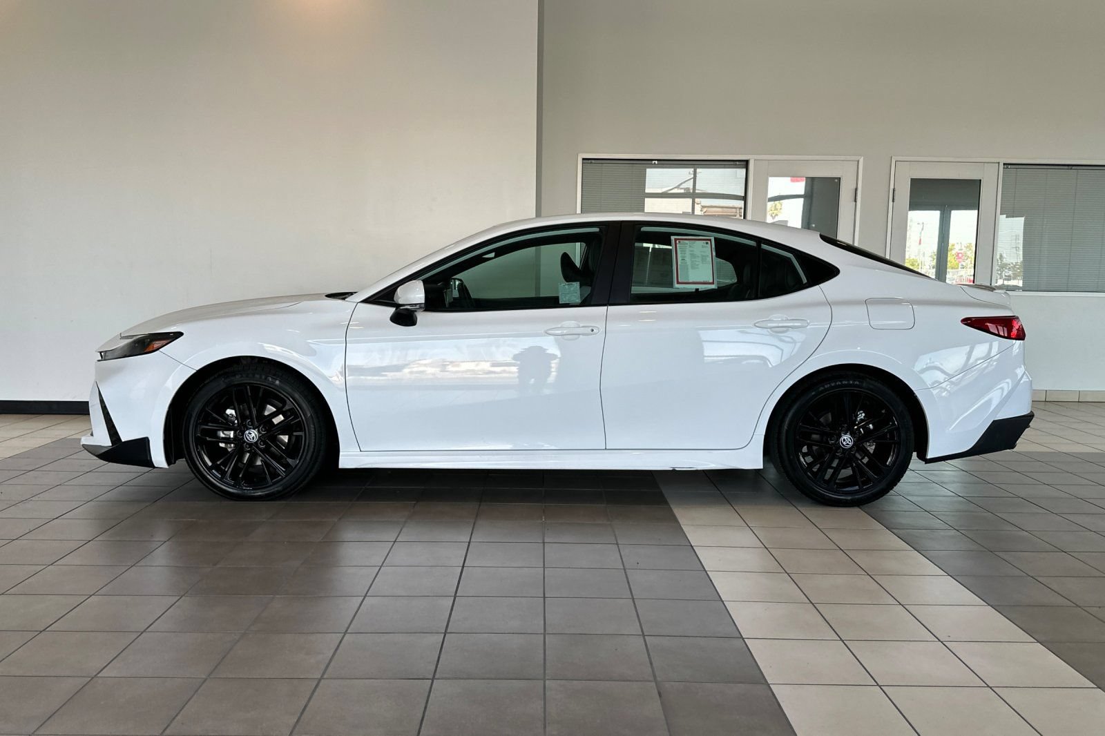 Certified 2025 Toyota Camry SE FWD image 7