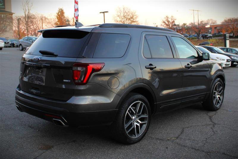 Used 2017 Ford Explorer Sport w/ Equipment Group 401A image 5