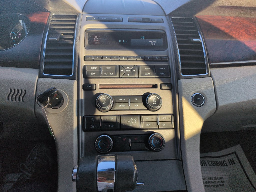 Used 2012 Ford Taurus SEL FWD image 18