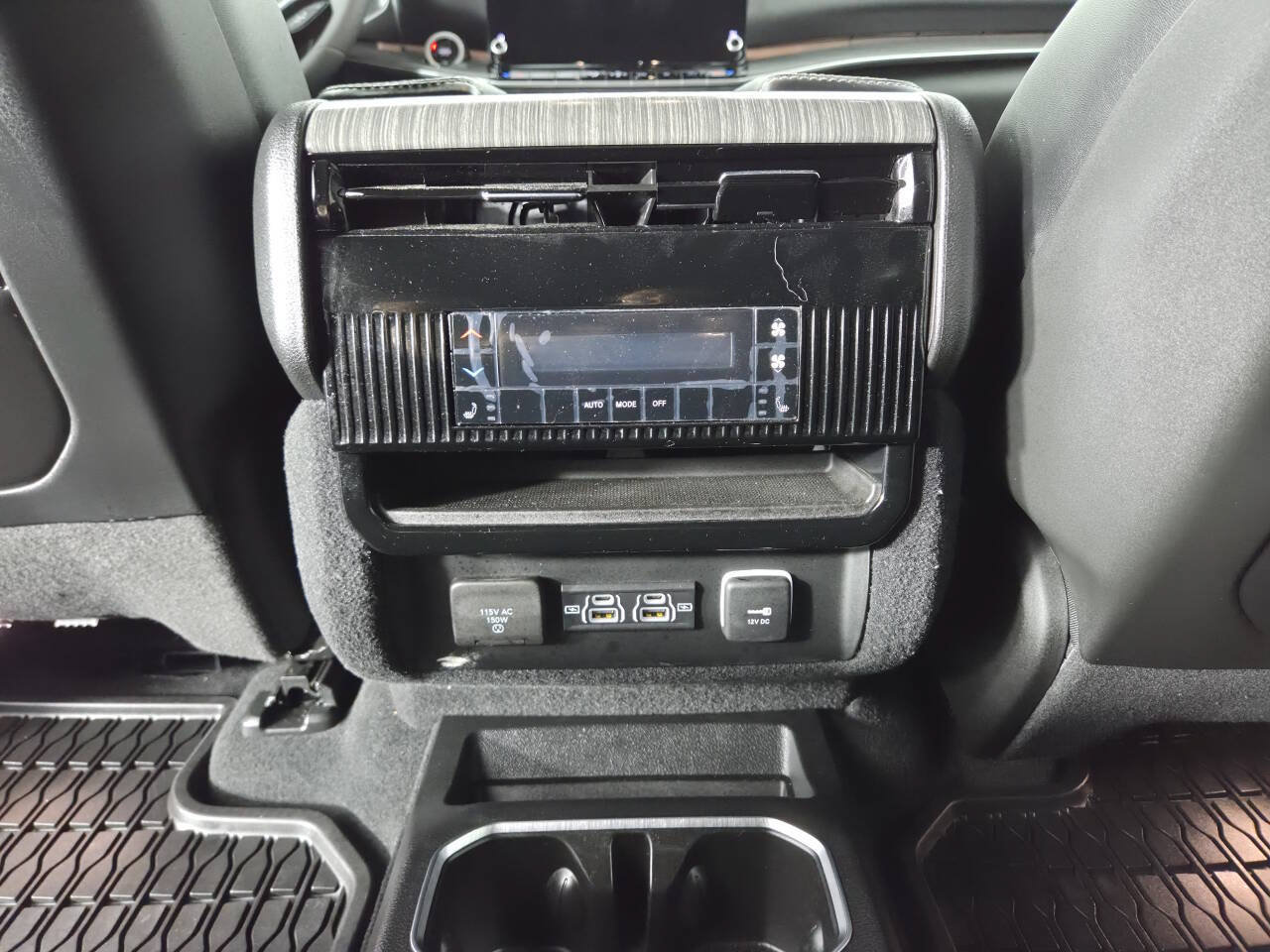 Used 2024 Jeep Wagoneer L Series II w/ Flexible Seating Group AWD/4WD image 22