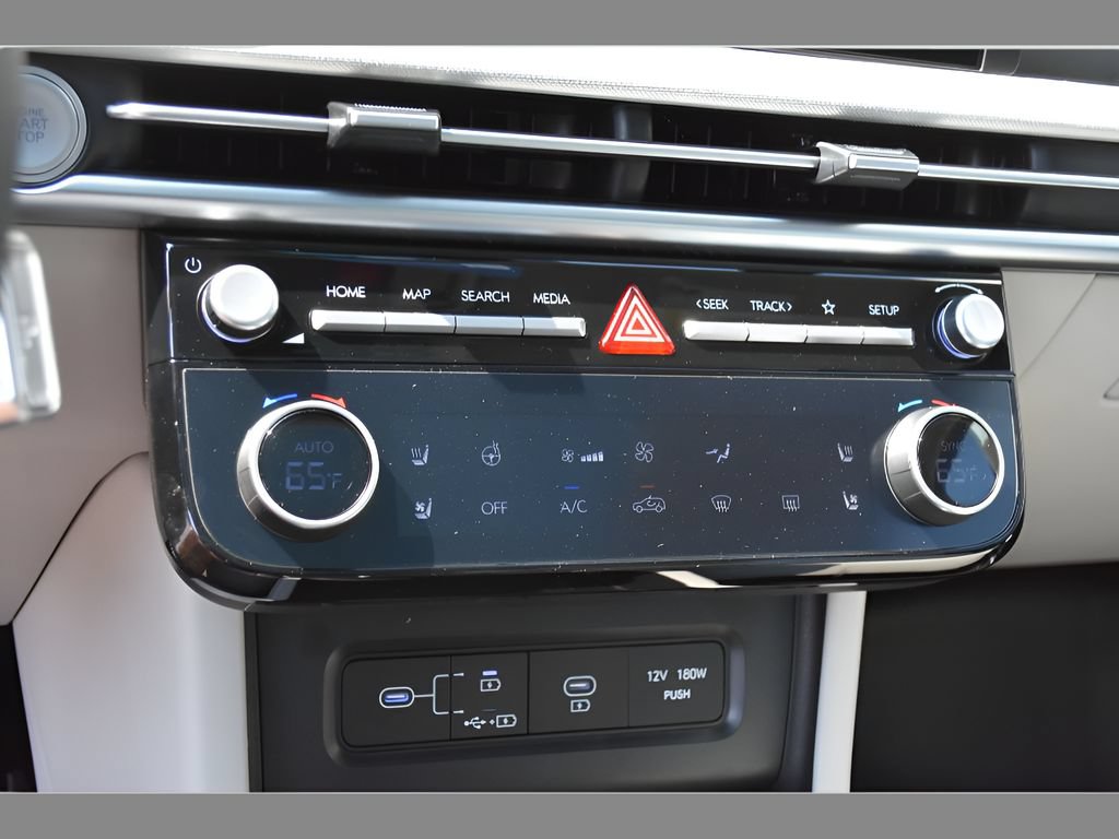 Used 2025 Hyundai Tucson Limited FWD image 26