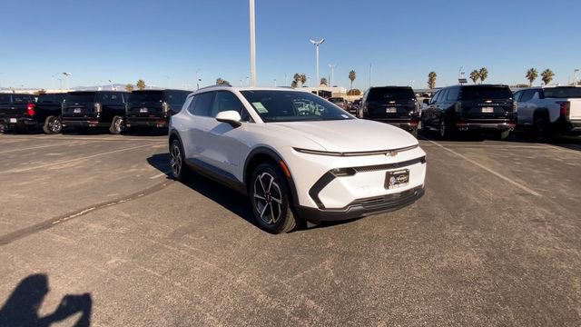 New 2026 Chevrolet Equinox EV LT image 2