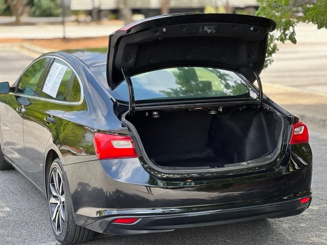 Used 2017 Chevrolet Malibu LT w/ Leather Package FWD image 41