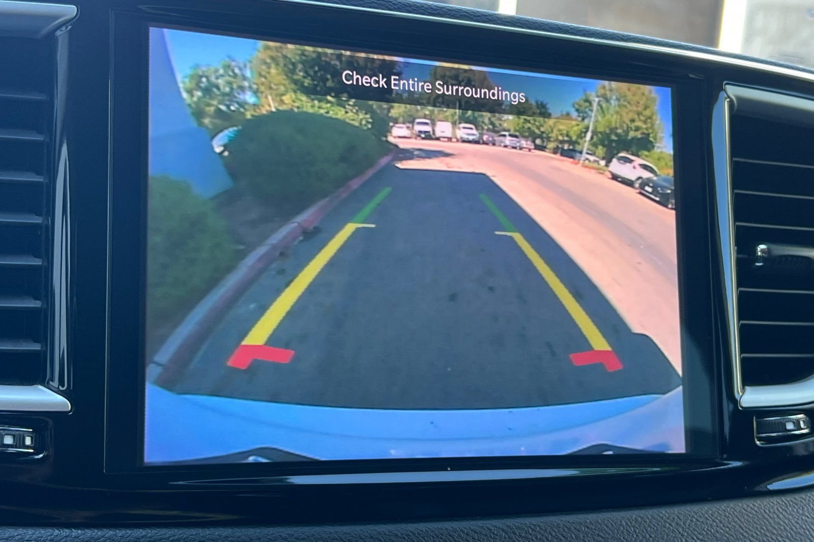 Used 2024 Chrysler Pacifica Touring-L FWD image 28