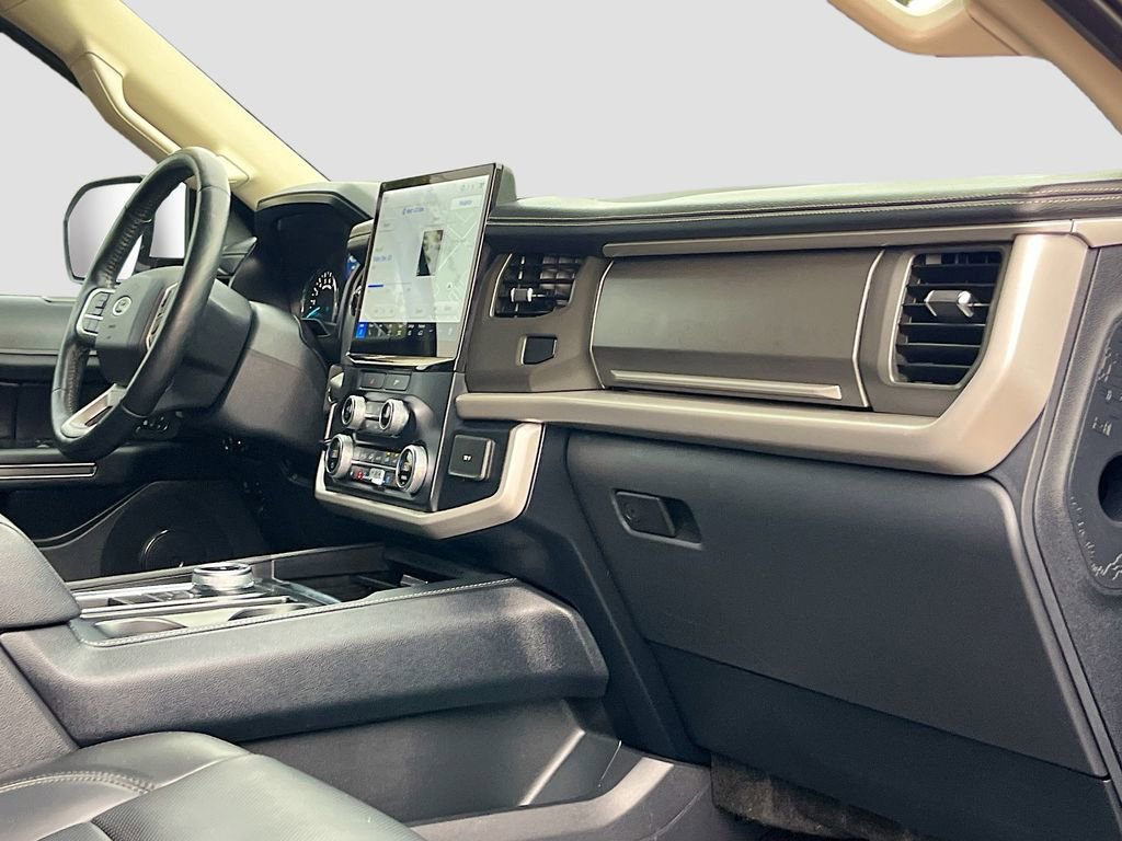 Used 2023 Ford Expedition XLT image 31