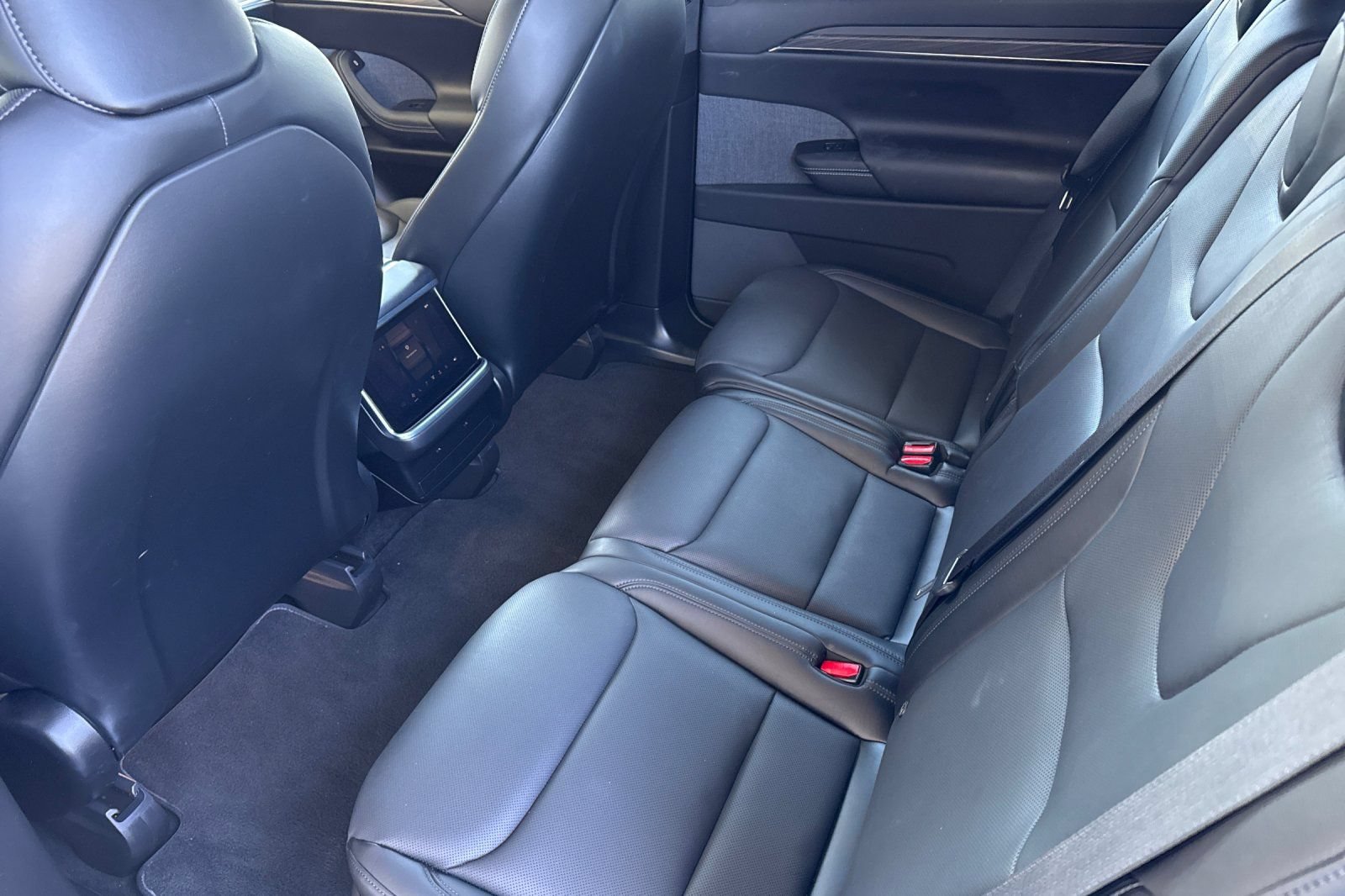 Used 2022 Tesla Model X AWD/4WD image 16